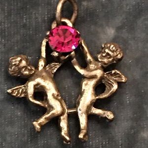 Vintage pendant two cherubs holding fuchsia heart